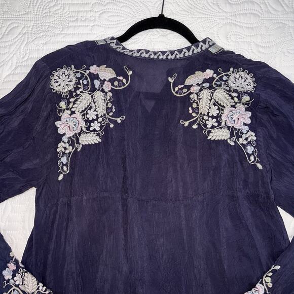 Johnny Was Tunic Top Size XS Blue Gray Floral Mayan Embroidered Blouse Boho - Picture 11 of 16